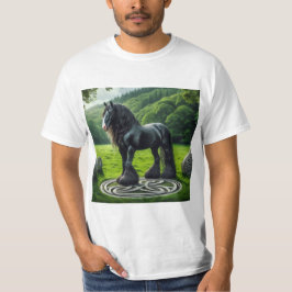 Camiseta Caballo Negro sobre Trisquel Celta: Fuerza y Miste