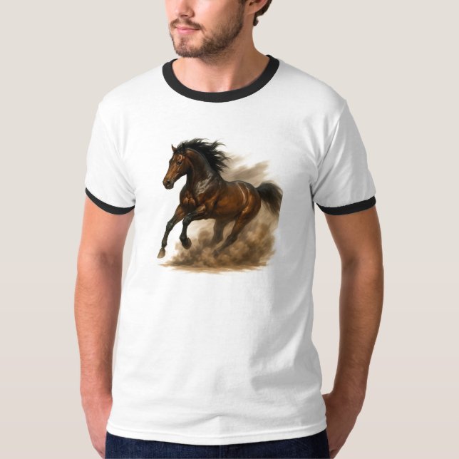 Camiseta Caballo poderoso corriendo a través del polvo (Anverso)
