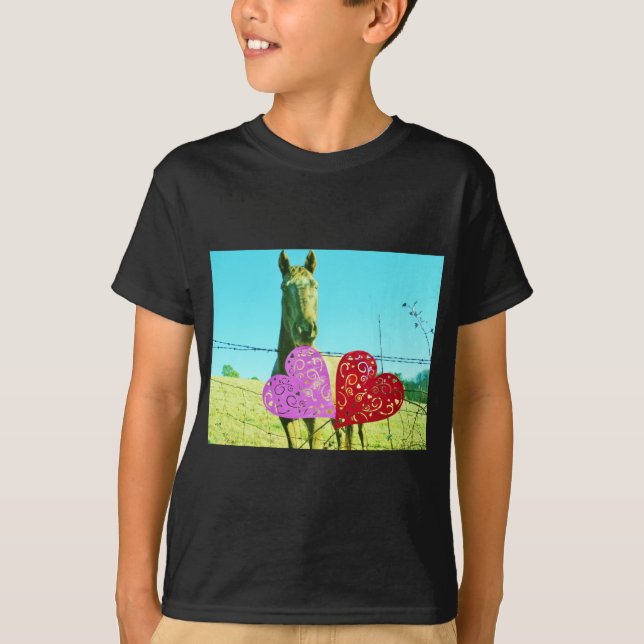 Camiseta Caballo rubio y corazón rosado y rojo (Anverso)
