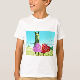 Camiseta Caballo rubio y corazón rosado y rojo