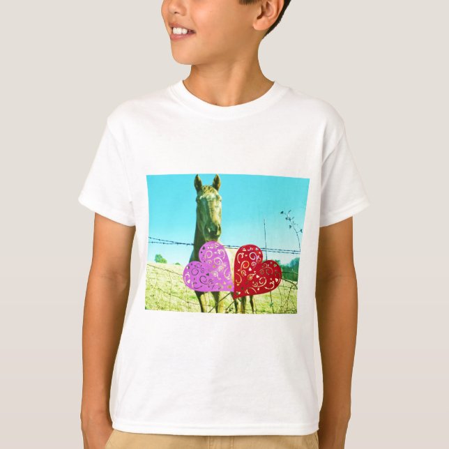 Camiseta Caballo rubio y corazón rosado y rojo (Anverso)