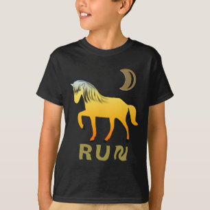Camiseta Caballo salvaje bajo la luna de oro