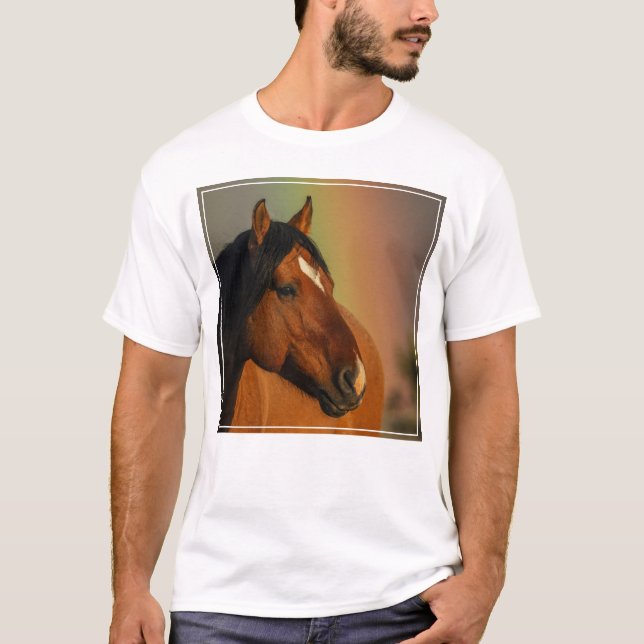 Camiseta Caballo salvaje, Luz dorada y Arcoíris (Anverso)