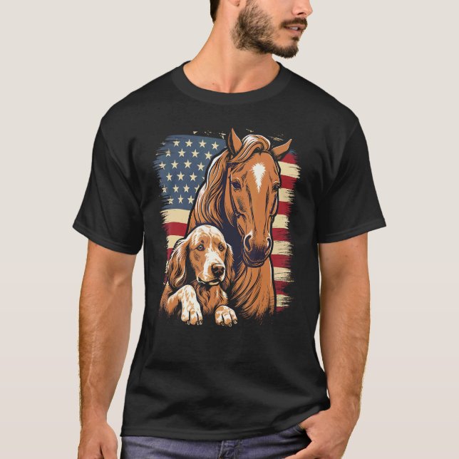 Camiseta Caballo y Perro Con Cabalgata De Bandera De EE. UU (Anverso)