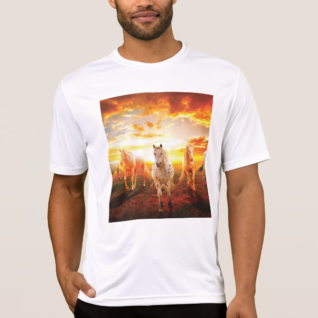Camiseta Caballos al atardecer lanzando almohada (Anverso)