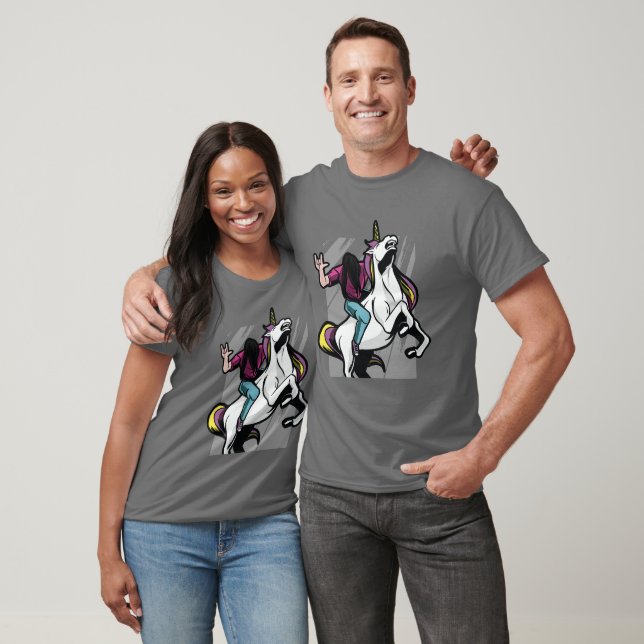 Camiseta Cabeza de metal montando un unicornio (Unisexo)