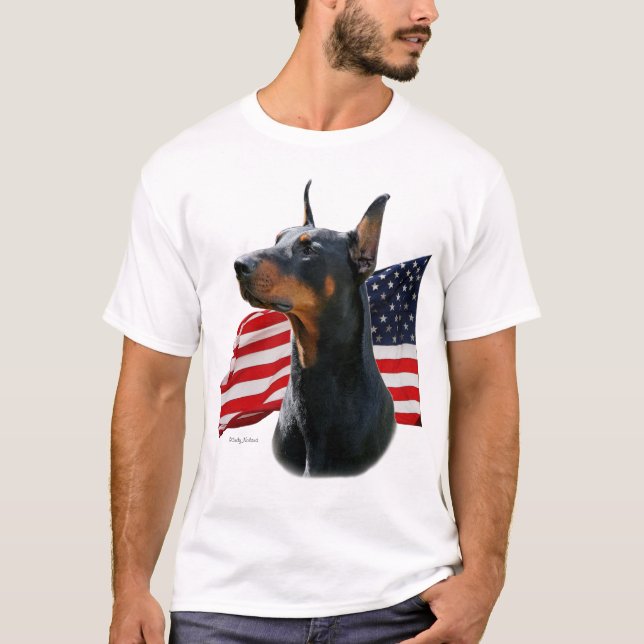 Camiseta Cabeza del Pinscher del Doberman con la bandera (Anverso)