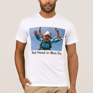 Camiseta cabeza matty, roja en cielo azul