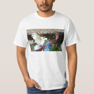 Camiseta Cacatúa mostrando un ala