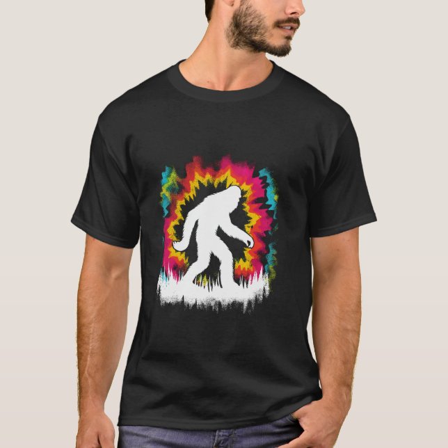 Camiseta Cacería de ceño de pie grande estilo tinte sasquat (Anverso)