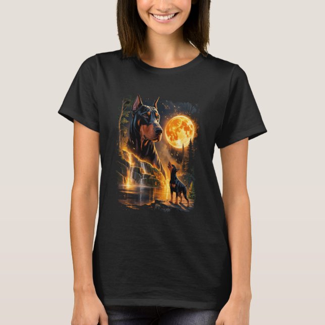 Camiseta Cachorro Dobermann Aullando a Su Protector Bajo El (Anverso)