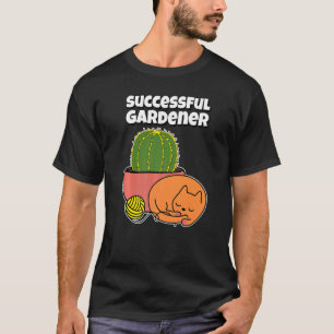 Camiseta Cactus De Bola Dorada Y Gato Dormilón Jardín Exito
