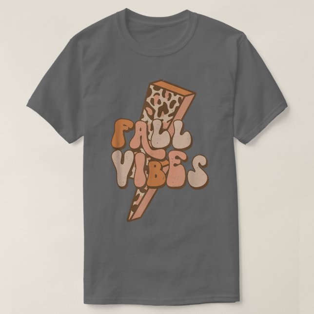 Camiseta Cae Retro Vibes Leopard Lightning Bolt Happy Fall (Diseño del anverso)