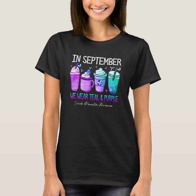 Camiseta Café Latte En Septiembre Usamos Verde azulado Y Mo (Anverso)