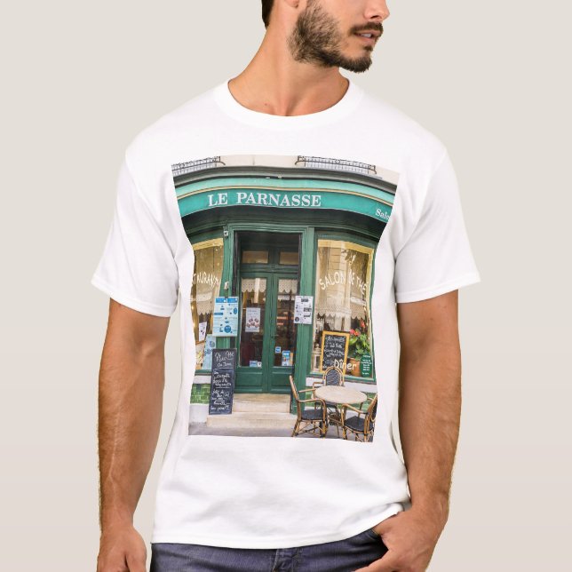 Camiseta Cafés franceses: La acogedora escena de Versalles. (Anverso)