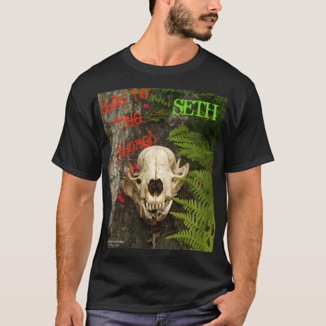 Camiseta Calavera de mapache viejo tronco con helechos y Mo (Anverso)