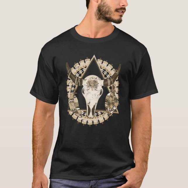 Camiseta Calavera de Vaca Plumas Triángulo Boho Mandala Boh (Anverso)