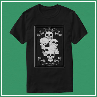 Camiseta Calaveras con Estandartes y Texto Hombres Negro
