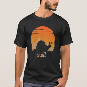 Camiseta Caliente animal de caracol en la montaña en la nat
