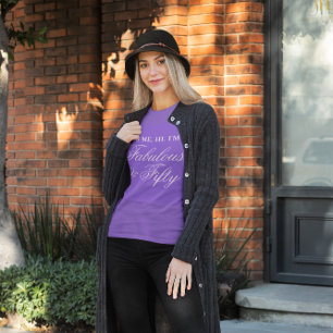Camiseta Caligrafía de lavanda pálida Fabulosa y cincuenta