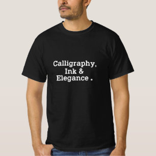 Camiseta Caligrafía, tinta y elegancia.