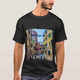 Camiseta Calle de Venecia con ropa lavada de lavado de ropa