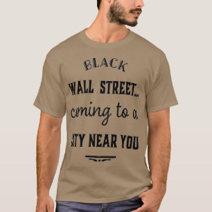 CAMISETA CALLE NEGRA DE PARED QUE LLEGA A UNA CIUDAD CERCAN