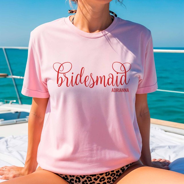 Camiseta Calligraphy Script Red Bridesmaid  (Subido por el creador)