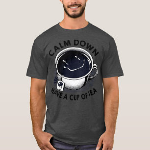 Camiseta Cálmate y tómate una taza de té de Tobe Fonseca