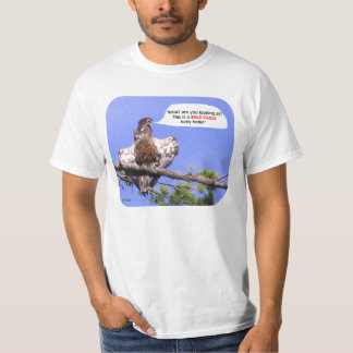 Camiseta calva joven enojada de la foto de Eadgle