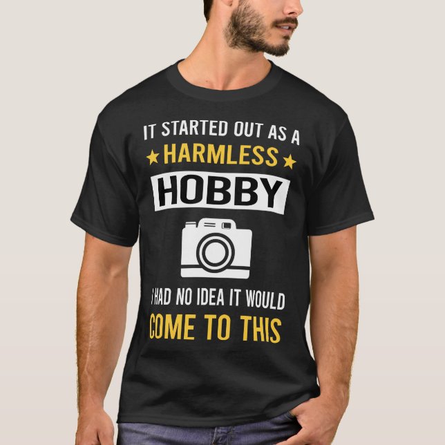 Camiseta Cámara de fotógrafos sin Hobby (Anverso)