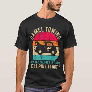Camiseta Camello remolcando cuando está atascado en un apri