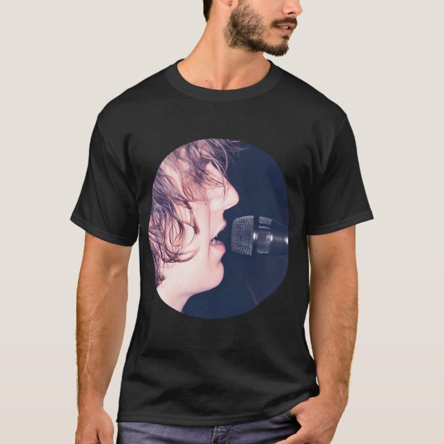 Camiseta Cameron Winter Cantando (Anverso)