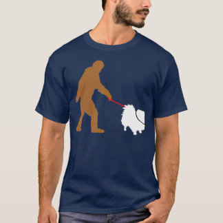 Camiseta Caminando a pie grande Perro pomerano Sasquatch