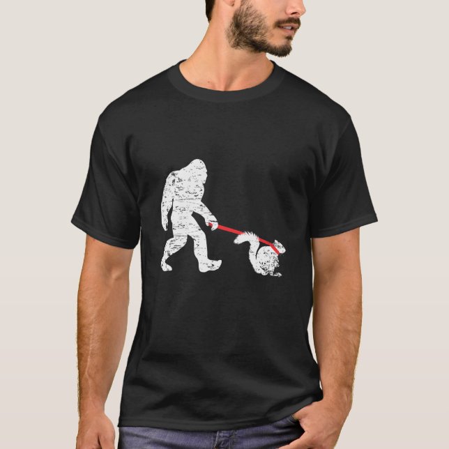 Camiseta Caminando a pie grande Squirrel Funny Sasquatch Fa (Anverso)