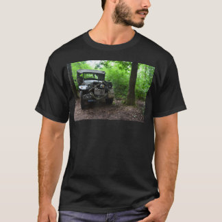 Camiseta Camión De La Segunda Guerra Mundial En El Bosque.