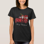 Camiseta Camión Rojo Vintage Con Tres Gnomes Feliz Christma<br><div class="desc">Camión Rojo Vintage con tres Gnomes Regalos navideños</div>