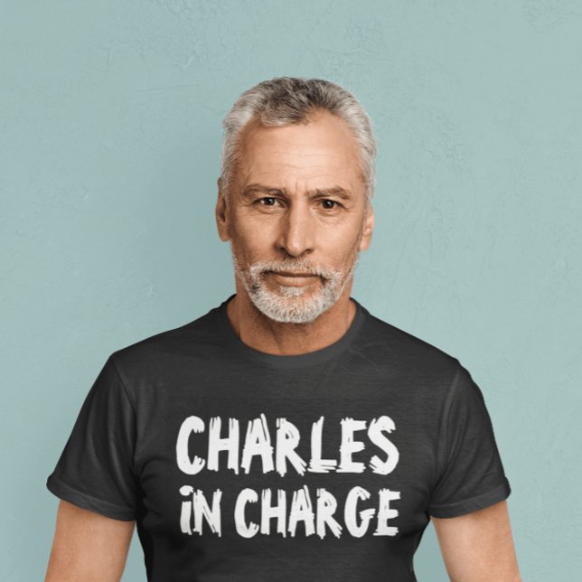 CAMISETA CAMISAS DE CHARLES A CARGO, JEFE (Subido por el creador)