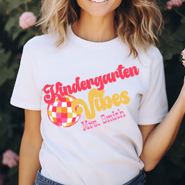 Camiseta Camisas de nombre personalizado Vibes de guardería