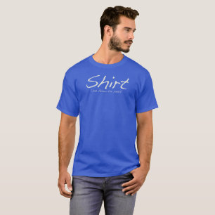 Camiseta Camiseta. Ver debajo los pantalones.