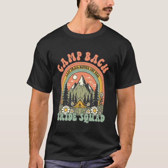 Camiseta Camp Bach Bride Squad Retro Camping Bachelorette M (Anverso)