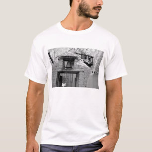 Camiseta Campana de adobe áspero en entrada, Santa Fe, Nuev