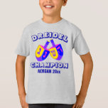 Camiseta Campeón divertido colorido de Jánuca Dreidels<br><div class="desc">¡Alguien en la familia es el CAMPEÓN de DREIDEL - concédalas con esta camisa personalizada divertida! El espacio por un nombre y un año opcional es fácil de personalizar; Dreidel y el campeón pueden también ser modificados para requisitos particulares. La fuente abierta del estilo en azul marino permite mi diseño...</div>