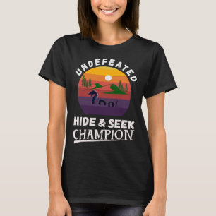 Camiseta Campeón Invicto de Escondite Monstruo del Lago Nes