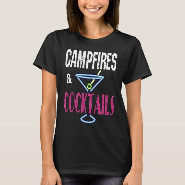 Camiseta Campfires and Cocktails  Camping Drinking Camp Hum (Anverso)