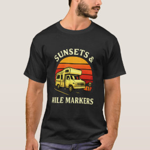 Camiseta Camping en RV Atardecer y Marcadores de Millas Cam