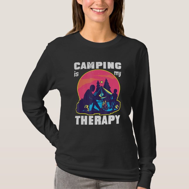Camiseta Camping Es Mi Terapia Rv Van Camping Diciendo Feli (Anverso)