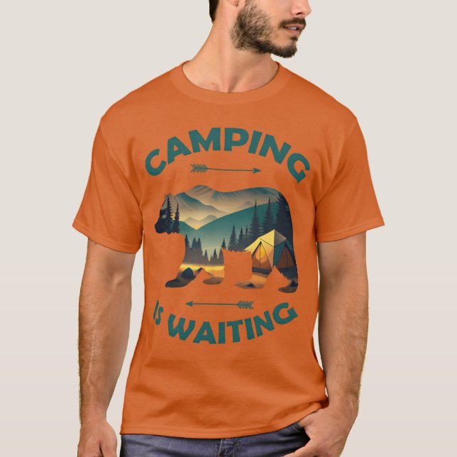 Camiseta Camping Is Waiting Funny Bear Camper Outr gift (Anverso)