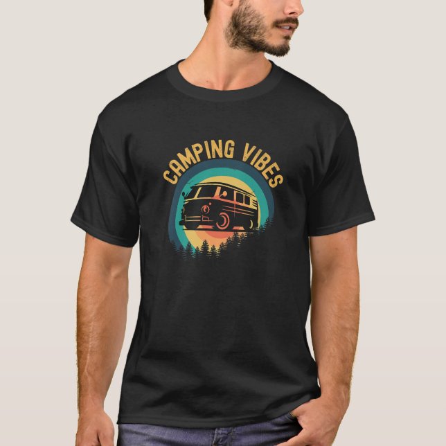 Camiseta Camping Vibes Retro Travel Van Camper Evergreen Tr (Anverso)