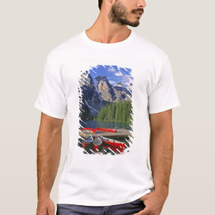 Camiseta Canadá, Alberta, Lago Moraine. Canoas rojas esper